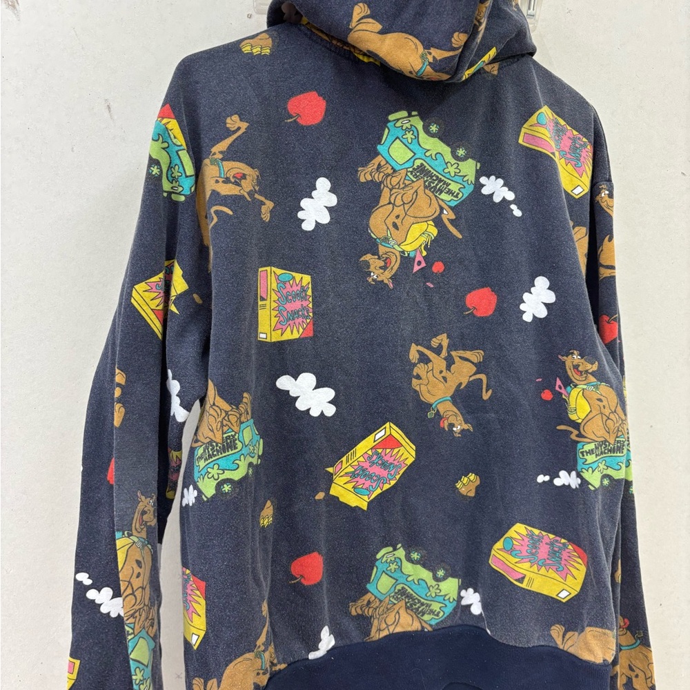 Scooby Doo Colorful Graphic Hoodie size large - Picture 4 of 4